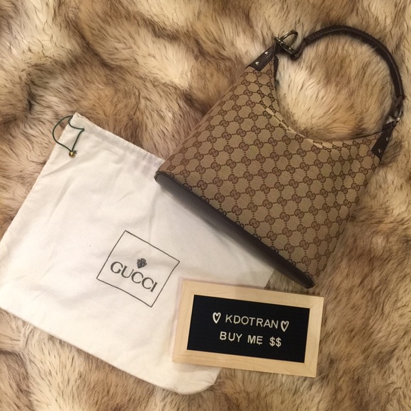 Gucci Handbags - ♥️ GUCCI {AUTHENTIC} SHOULDER BAG